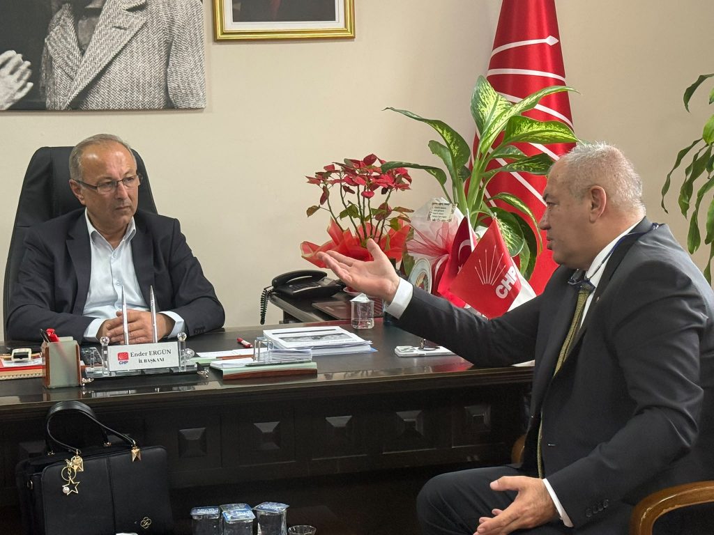 AHMET ARAT VE YOL ARKADAŞLARI’NDAN CHP İL BAŞKANLIĞI’NA ZİYARET